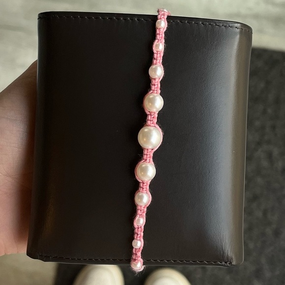 Handmade woven friendship bracelet pink with fake pearl beads - Picture 10 of 12